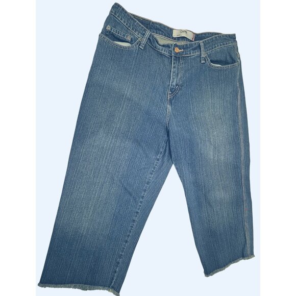 Levis Womens 18 516 Capri Jeans Blue Denim Cut-Off Style Just Shadows - Picture 2 of 8